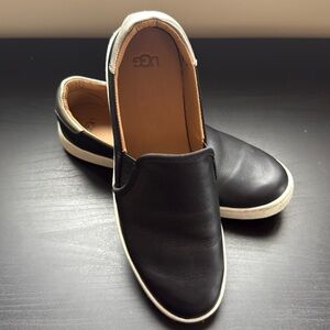 UGG Cas Slip-On Sneaker Black Size 9